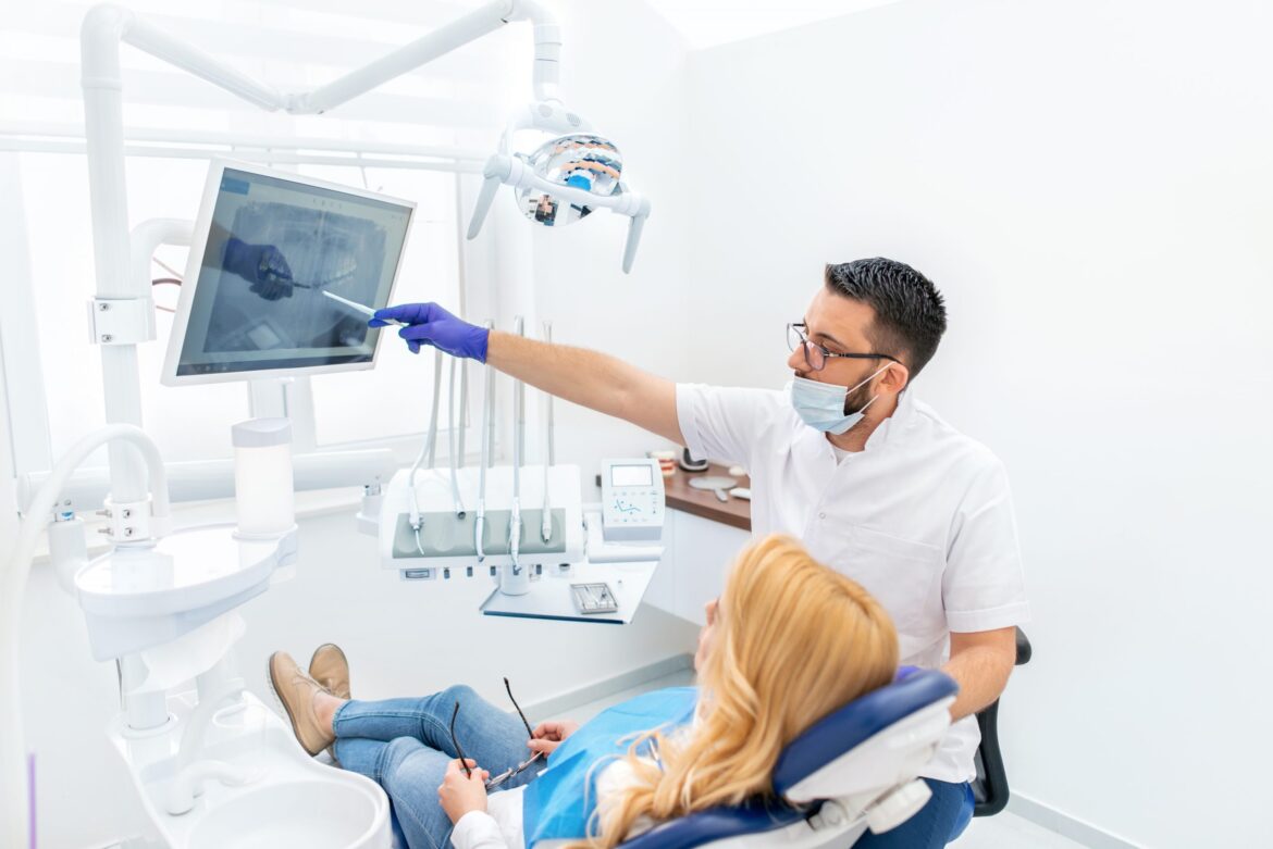 When to see a dentist in Kips Bay for periodontal disease